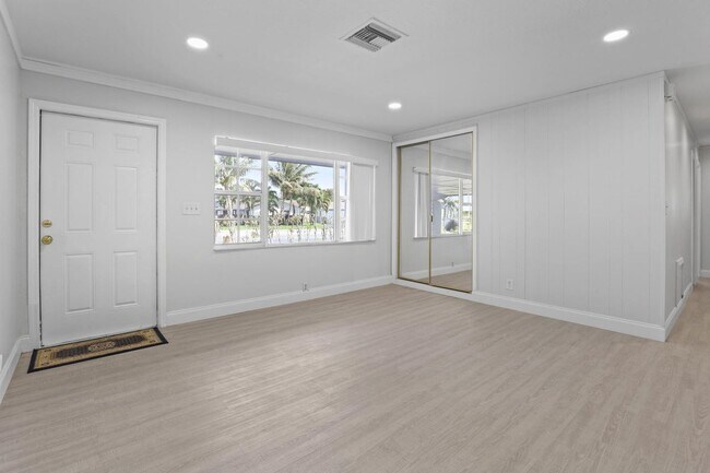 Building Photo - 319 S Congress Ave
