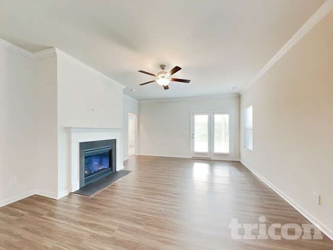 Building Photo - 646 Cam Cir