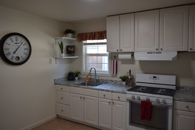 Foto del edificio - 3220 Byron Rd