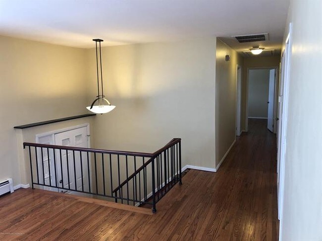 Building Photo - 56 Bamberger Ln