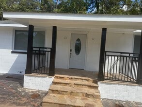 Building Photo - 961 Eastside Dr SE