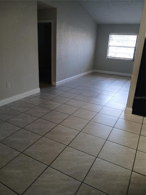 Building Photo - 8027 Buttonball Ln