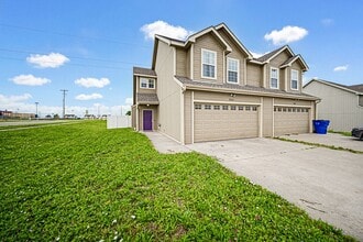 Building Photo - 2803 Elm Creek Dr