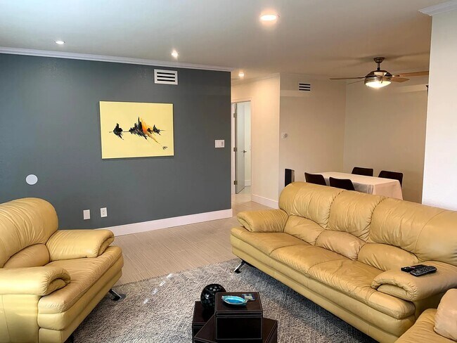 Foto del edificio - 875 Silver Fir Rd