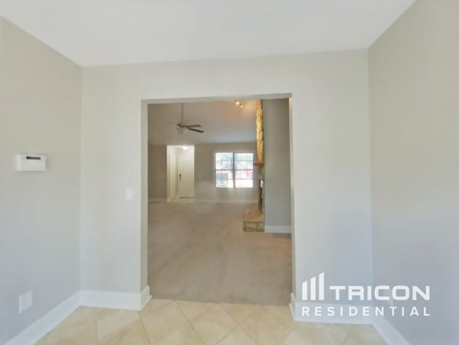 Foto del edificio - 2435 Burns Dr