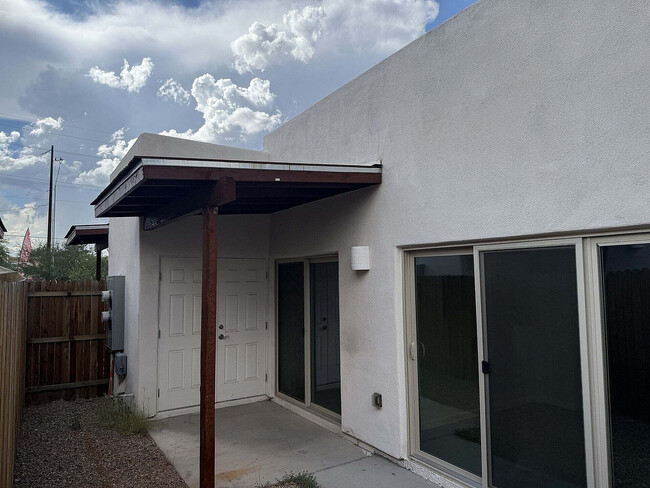 Building Photo - Greenhaven Apartments