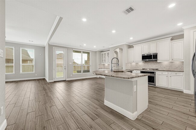 Building Photo - 7346 Enchanted Island Ln