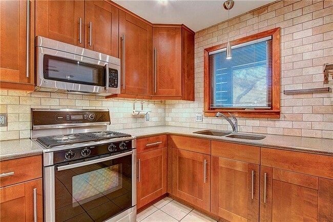 Foto del edificio - 5500 Westminster Dr