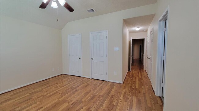 Building Photo - 13422 High Banks Ln