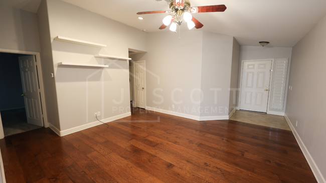 Foto del edificio - 3-Bedroom Beauty in Whitman Park – Minutes...