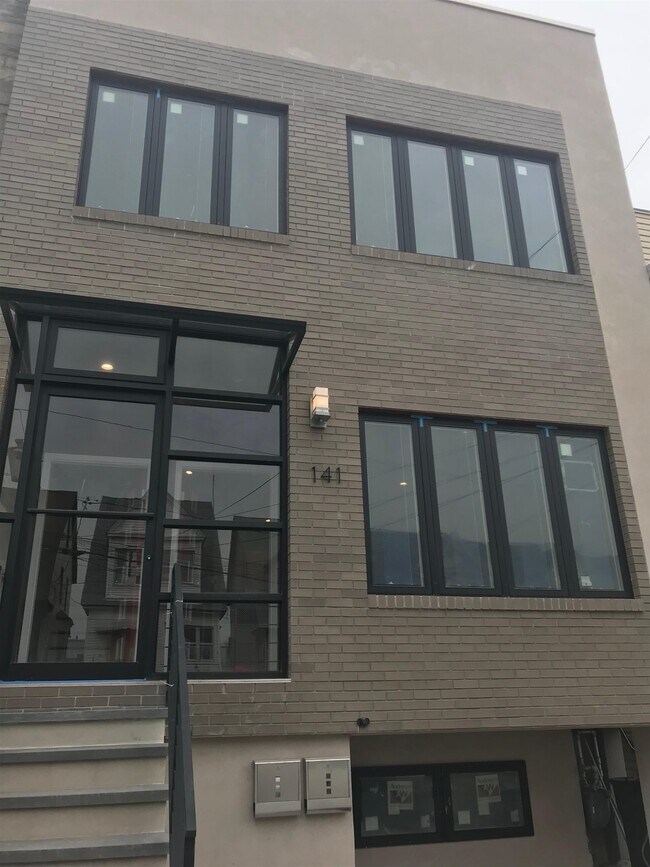 Foto del edificio - 141 Beach St