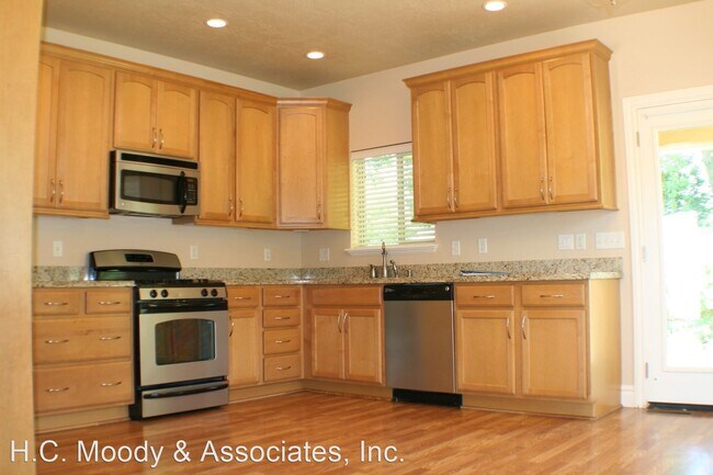 Building Photo - 5 br, 2.5 bath House - 558 W. 1700 S.