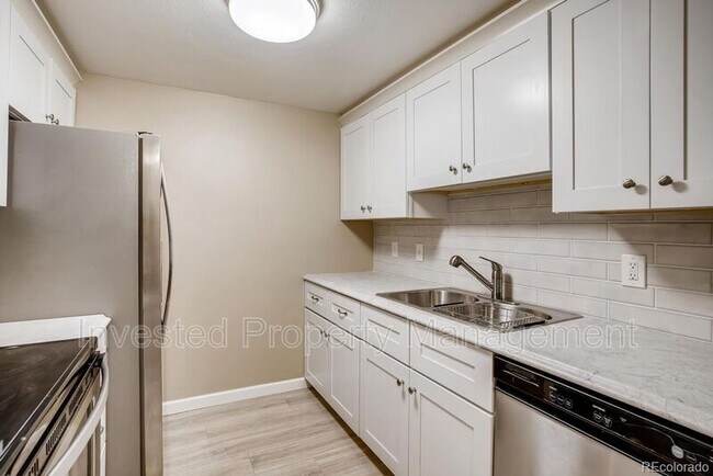 Foto del edificio - 5873 S Prince St