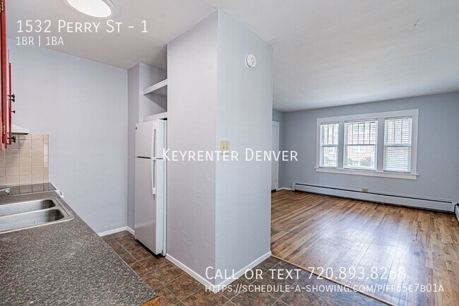 Building Photo - Upstairs 1-Bedroom with Unbeatable Locatio...