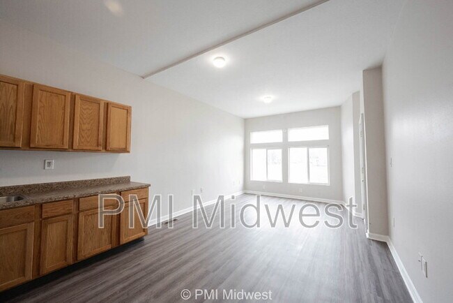 Foto del edificio - 3014 W 10th St