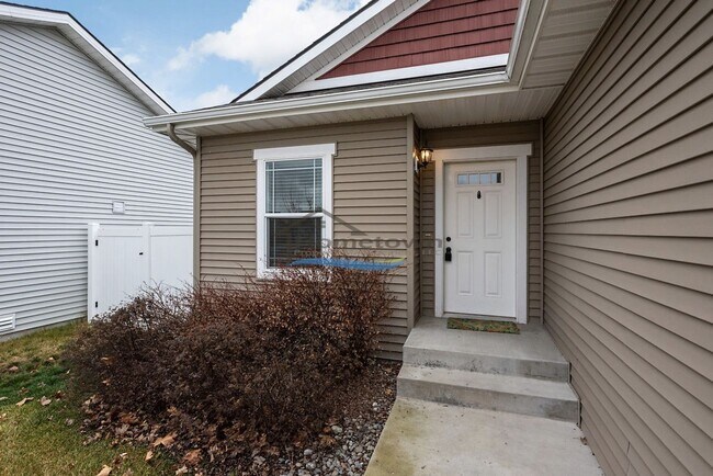 Foto del edificio - 7346 N Carrington Ln