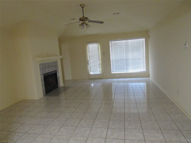 Foto del edificio - 5418 Imperial Grove Dr