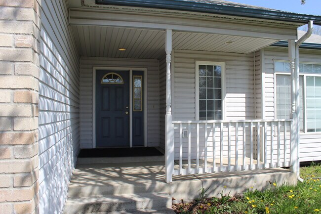 Building Photo - 9072 Blossome Dr