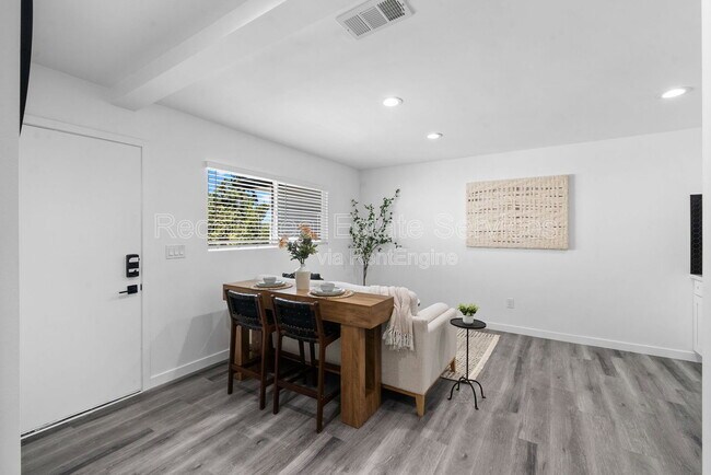 Foto del edificio - 5116 69th St