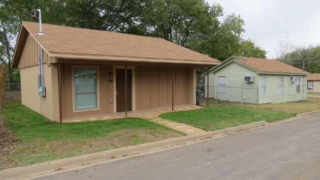 Building Photo - Fully Remodeled & Ready to Rent – Modern Comfort Awaits in Killeen, TX!