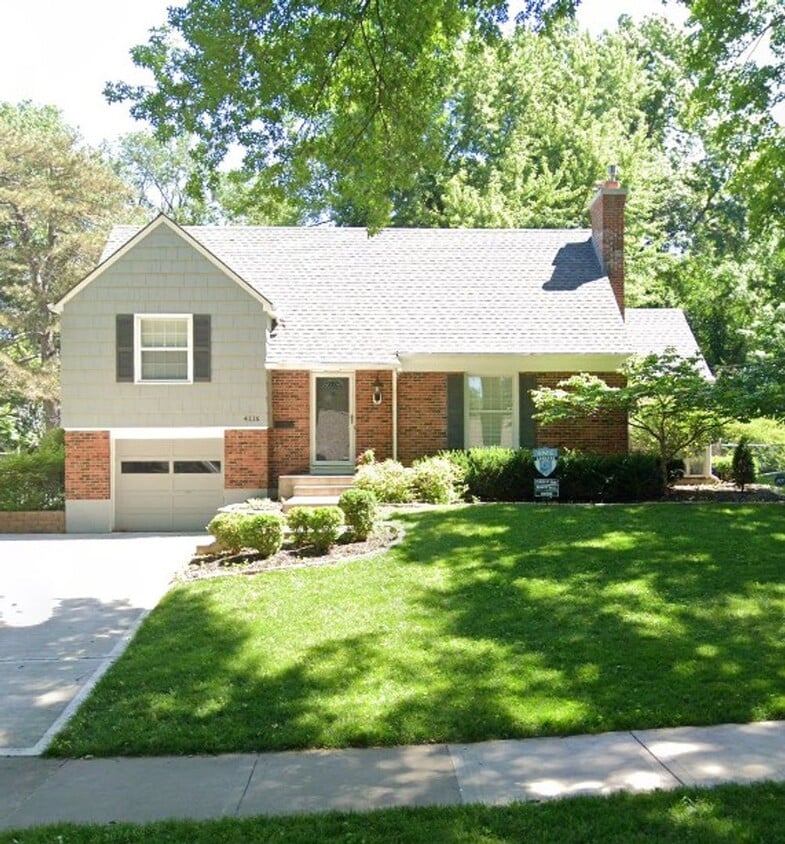 Primary Photo - Charming & Updated Prairie Village Home – ...