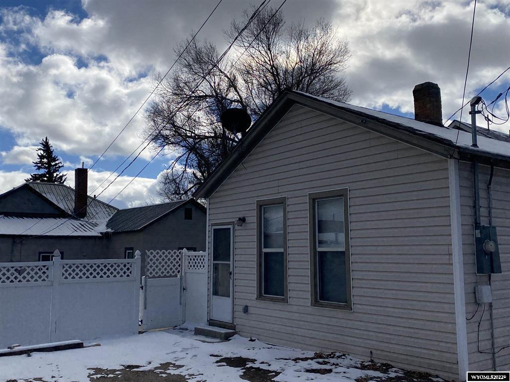 611 W Pine St, Rawlins, WY 82301 House Rental in Rawlins, WY
