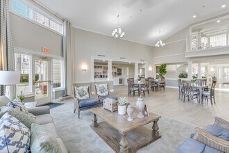 Building Photo - Manor at Victoria Park