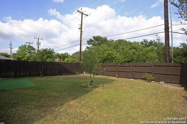 Building Photo - 8216 Laurel Bend