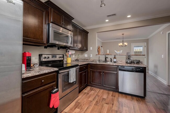 Foto del edificio - COMING SOON! Murfreesboro Townhouse- 4 Bed...