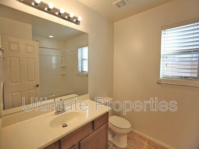 Foto del edificio - 25679 W Miami St