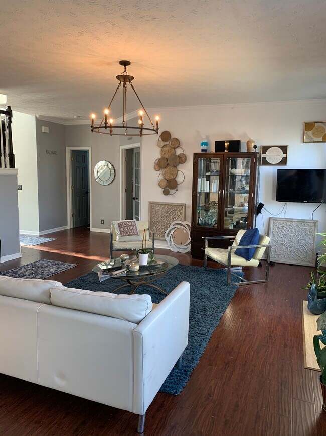 Family Room - 2305 Edencrest Dr
