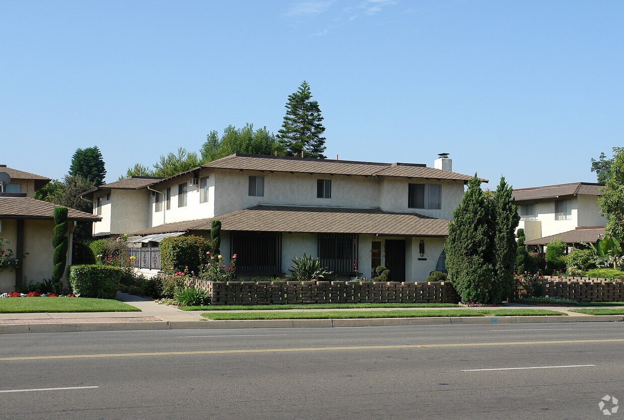 Primary Photo - 438 W La Veta Ave