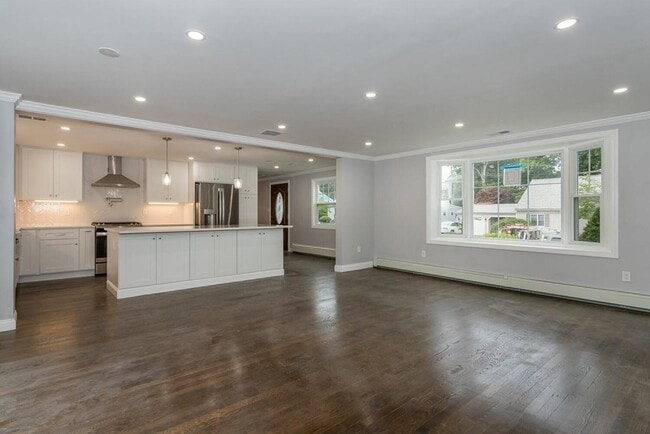 Building Photo - 28 Patriots Dr