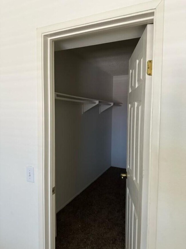 Foto del edificio - TORRANCE CONDO- 1 BEDROOM 1 BATH FOR LEASE