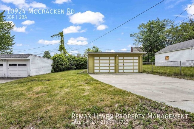 Building Photo - 10924 McCracken, Garfield Heights-  Stunni...
