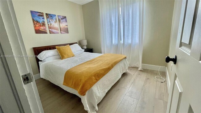 Foto del edificio - 1345 NE 14th Ave