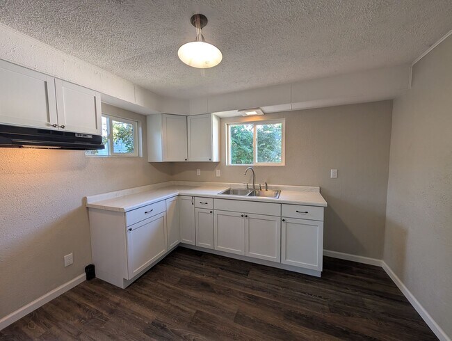 Foto del edificio - Completely Renovated 3-Bedroom, 1-Bathroom Home – $1,200/Month | Accepting Section 8