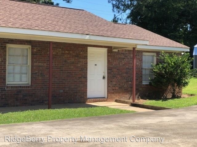 Primary Photo - 2 br, 1 bath Apartment - 114 Burlington Rd