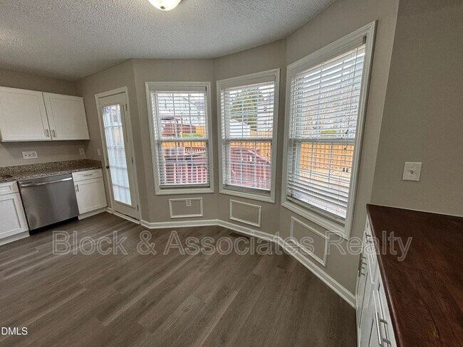 Foto del edificio - 4005 Toccopola St