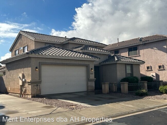 Foto del edificio - 4 br, 3 bath House - 21041 E DUNCAN ST