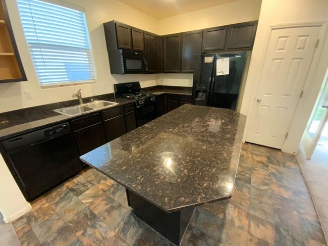 Building Photo - STUNNING 3 BEDROOM, 2.5 BATH HOME IN NORTHWEST LAS VEGAS!