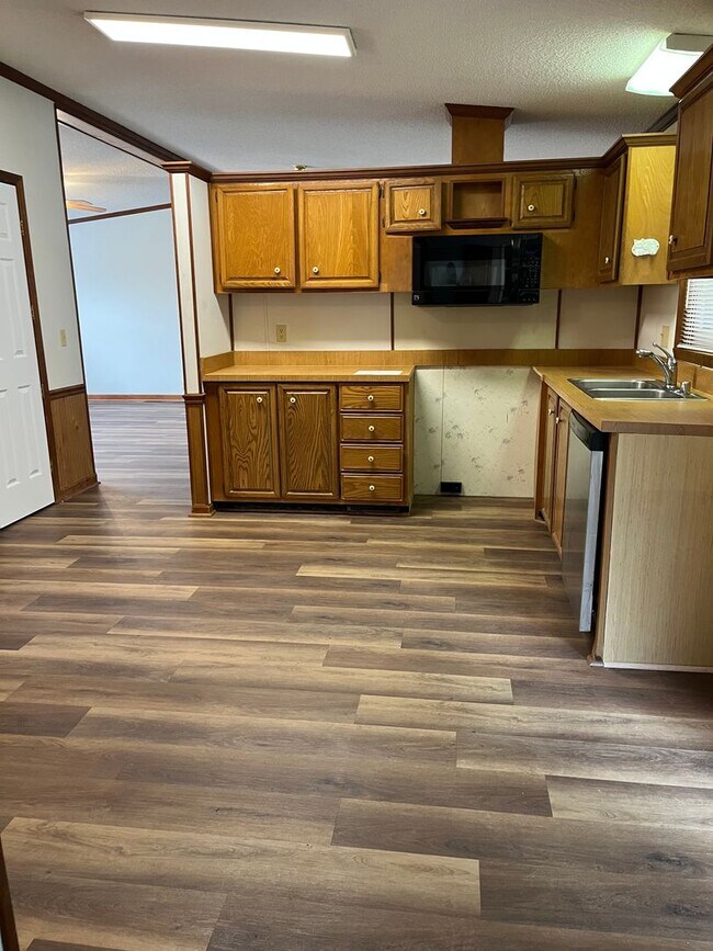 Foto del edificio - Amazing Gem in Lexington -  Lexington- Please call the Lexington Office to schedule tours: 803-35...