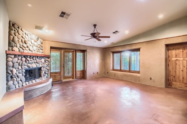 Building Photo - 2 Bedroom single family home in Tempe