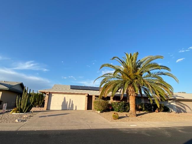 Building Photo - 10422 W Meade Dr