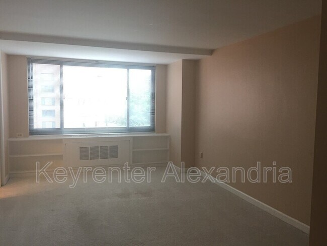 Foto del edificio - 1011-1121 Arlington Blvd