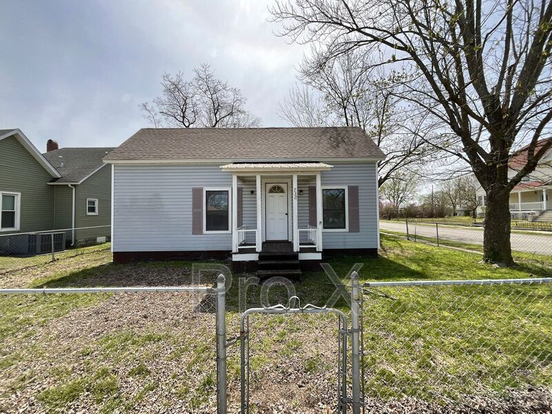 732 W Daugherty St, b City, MO 64870 House Rental in b City, MO