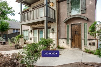 Building Photo - 2733 Lubbock Ave