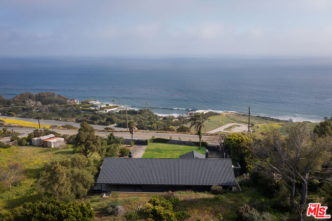 Building Photo - 4782 Encinal Canyon Rd