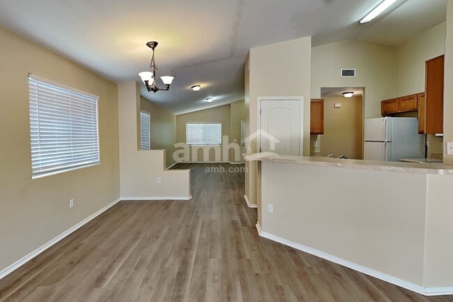 Building Photo - 4133 E Lushfield Dr