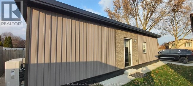 Building Photo - 9694 Avery Ln